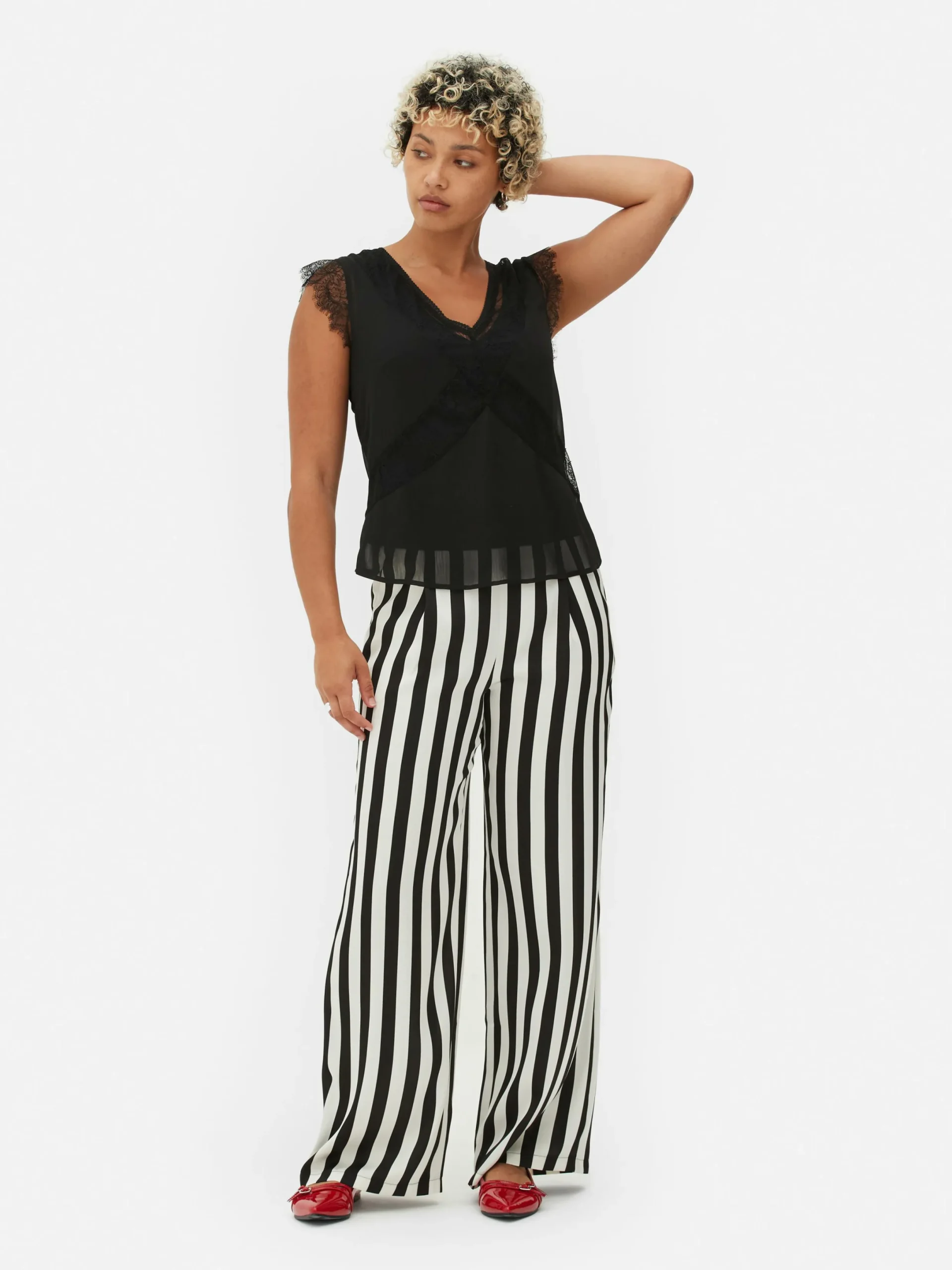 Mujer Primark Moda Gótica|Tops Y Camisetas|Blusa Con Encaje Beetlejuice X Colleen Atwood